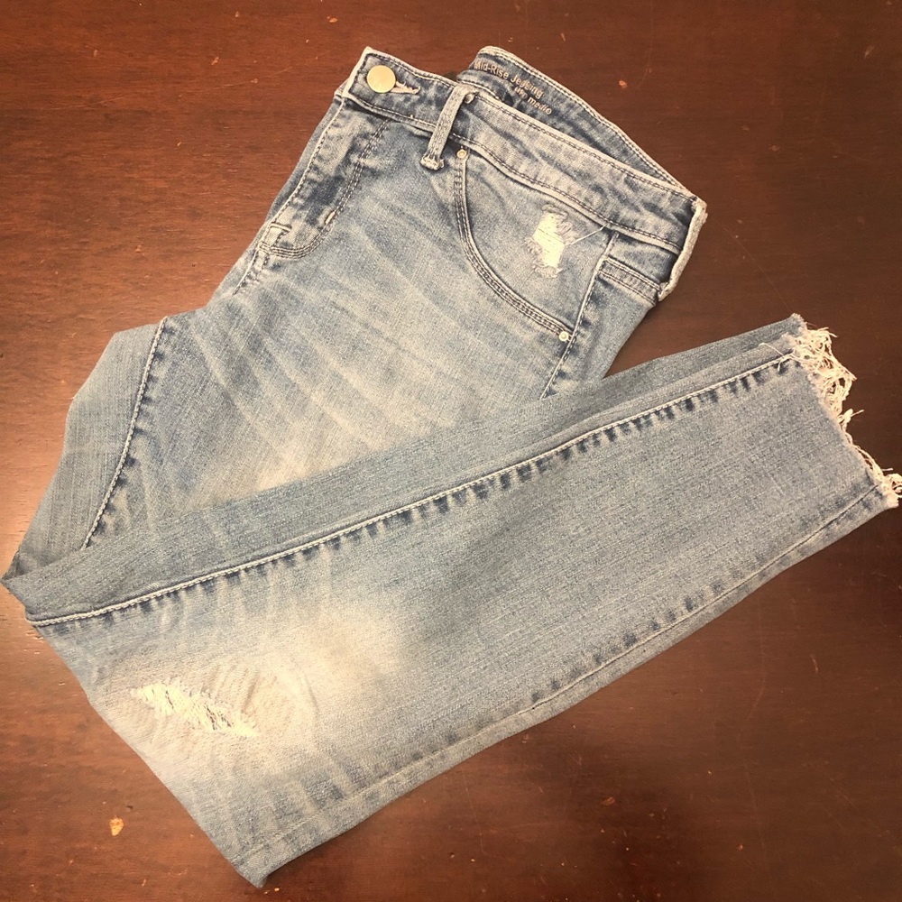 Mossimo Distressed cropped jeans